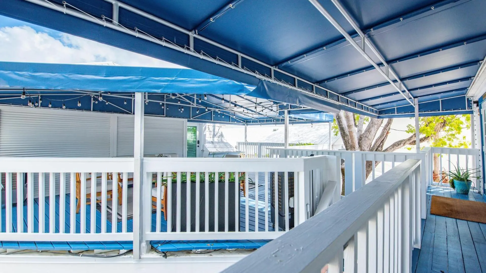 Feather Queen At Custom House Inn Key West Apartamento